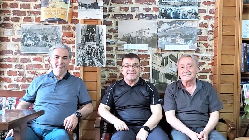 Milli Savunma Üniversitesi Kara Astsubay Meslek Yüksek Okulu KomutanıTuğg. Mahmut BÜYÜKCİNGİ Balıkesir Dursunbeyliler derneğimizi ziyaret ettiler.