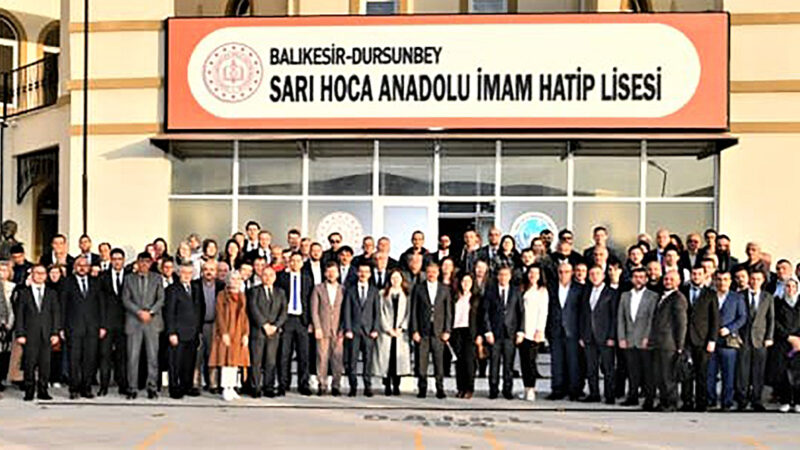 BAŞARIYI İZLEME VE GELİŞTİRME PROJESİ (BİGEP) Vali Şıldak Dursunbey’de BİGEP’i Değerlendirdiİl Eğitim Değerlendirme Toplantımızı Dursunbey İlçemizde gerçekleştiriyoruz. dedi