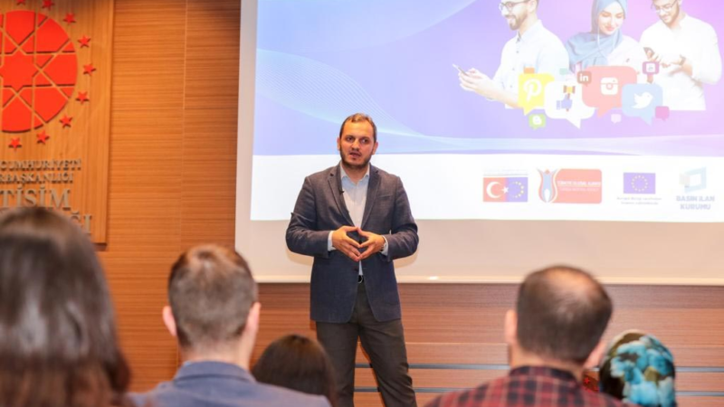 “Dezenformasyonla mücadele bir gereklilik, bir ihtiyaç haline gelmiştir”