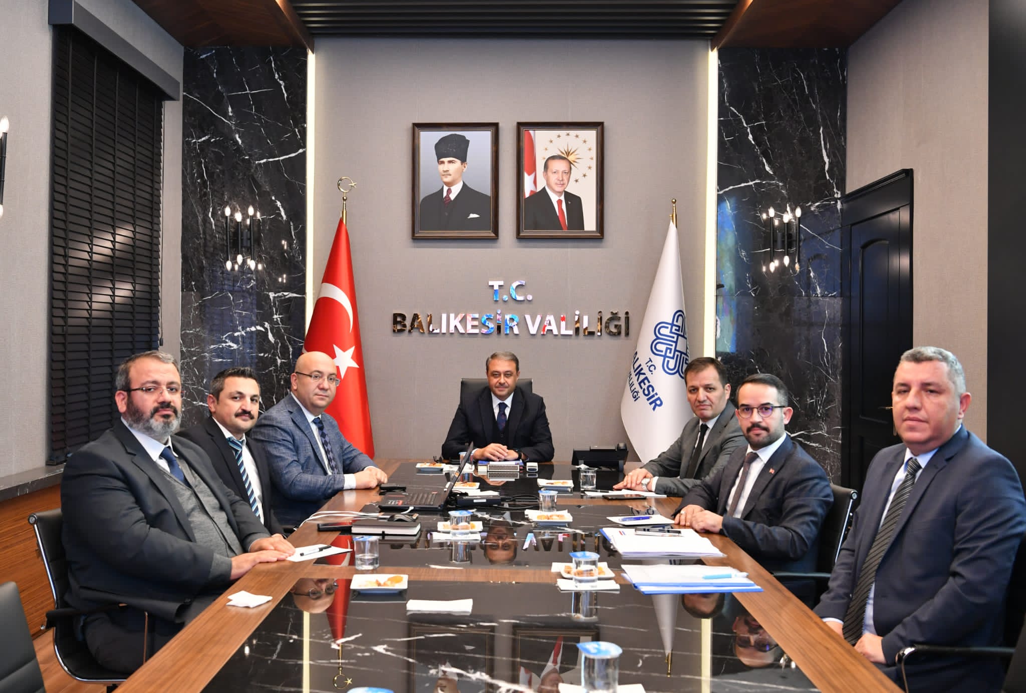 Vali Hasan Şıldak başkanlığında yapılan toplantıda Balıkesir’in sağlık yatırımları değerlendirildi.