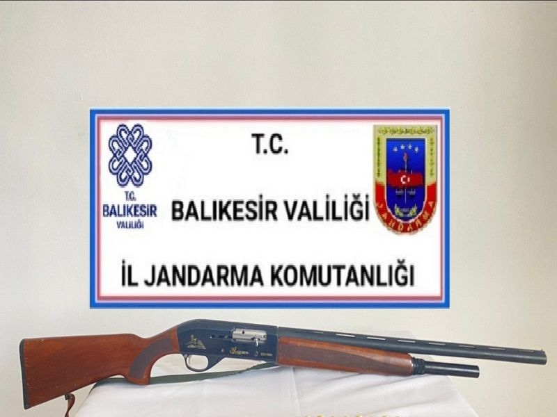 Balıkesir İl Jandarma Komutanlığınca ilimizde genel güvenliği ve asayişi sağlamak amacıyla 5 Aralık 2022 tarihinde yapılan çalışmalarda ve yapılan yol kontrol ve aramalarında;(25) aranan şahıs yakalanmıştır.