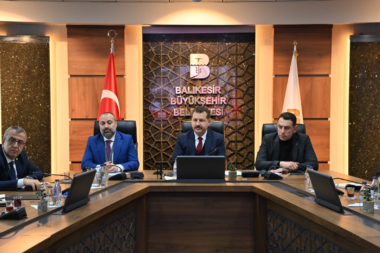 Balıkesir Büyükşehir Belediyesi,39 araç 79 personel deprem bölgesine gidiyor