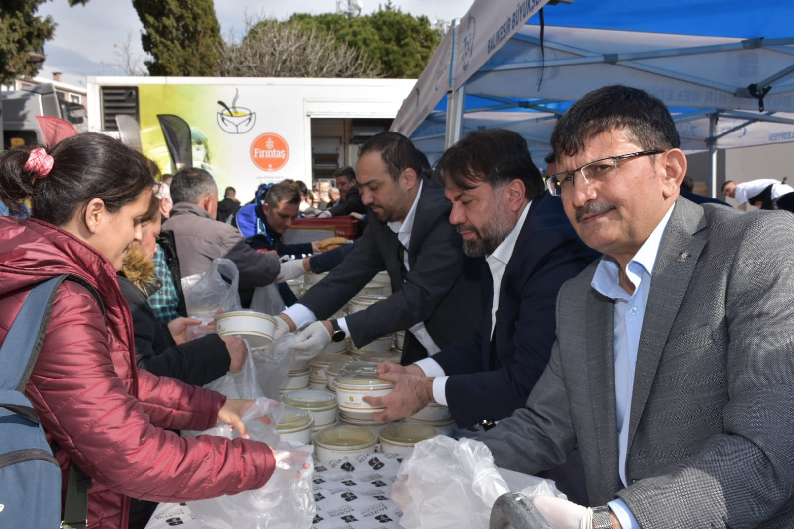 AK PARTİ İL BAŞKANI EKREM BAŞARAN: “ROMAN KARDEŞLERİMİZİN DESTEĞİ