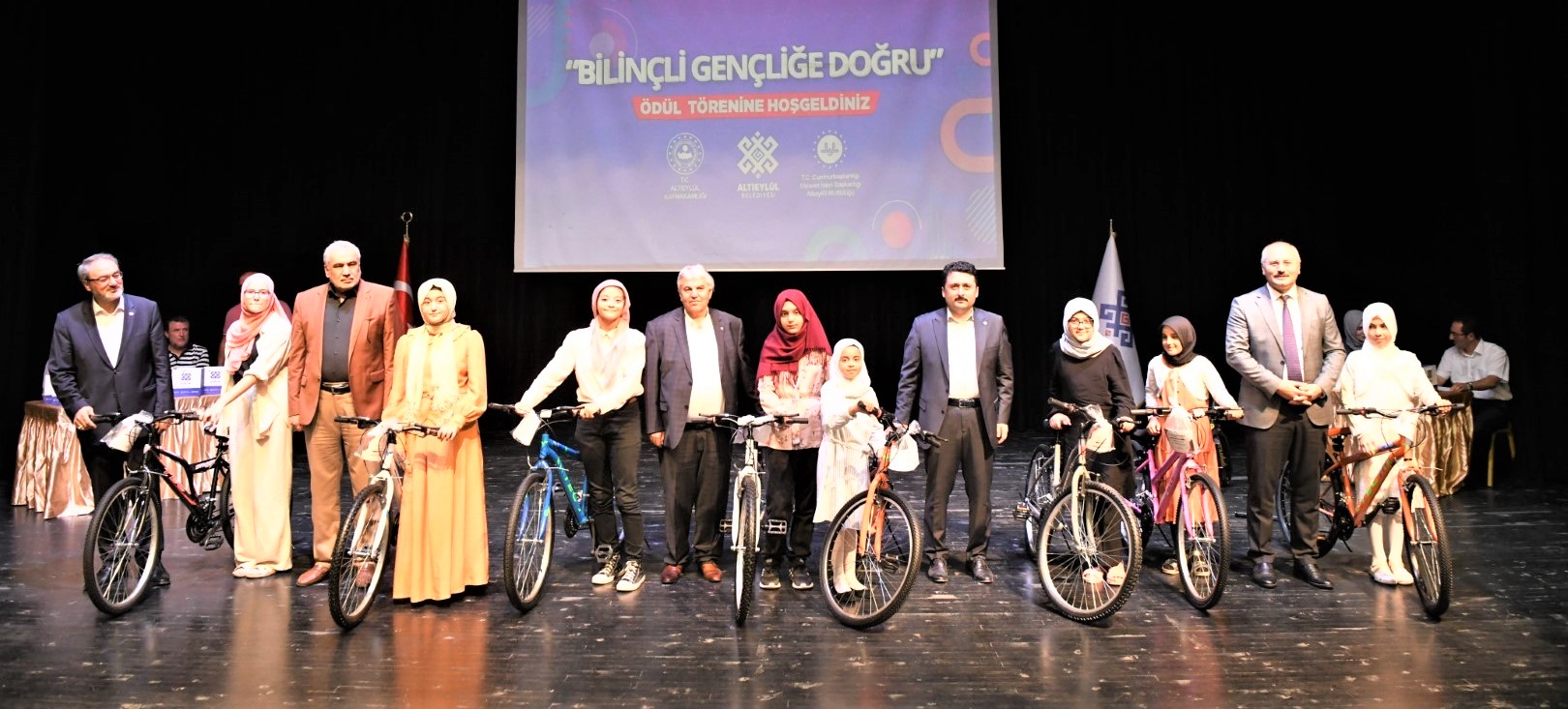 ALTIEYLÜL’DE ‘BİLİNÇLİ GENÇLİĞE DOĞRU’