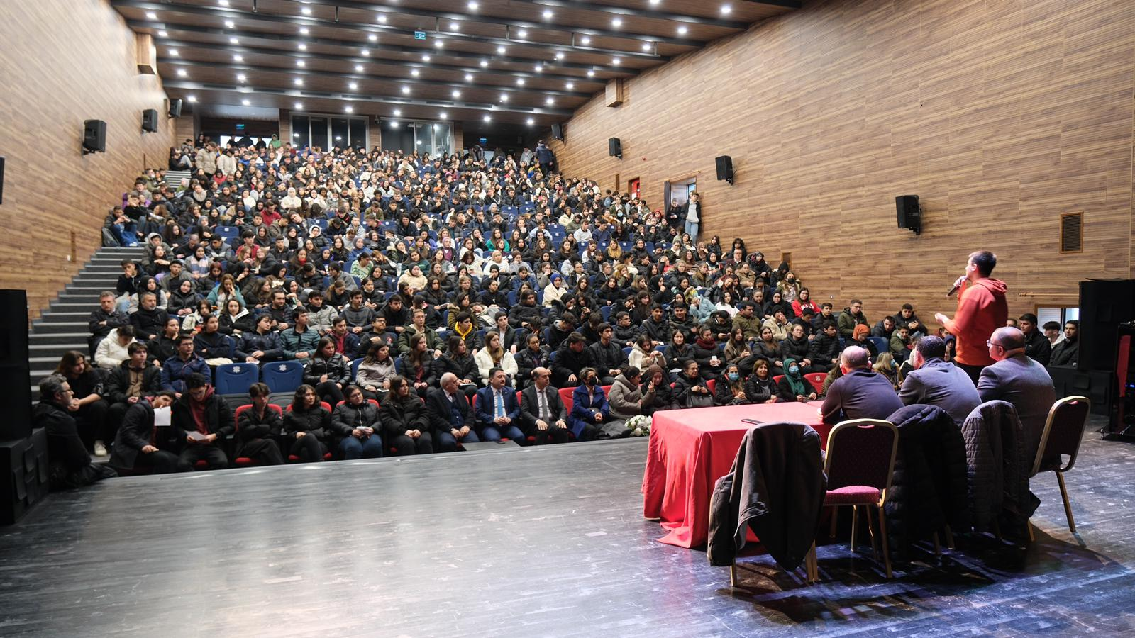 ALTIEYLÜL’DEN EĞİTİME TAM DESTEK