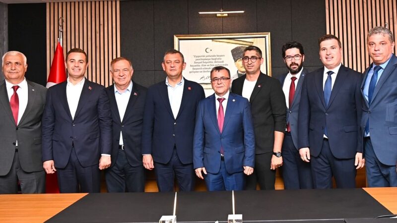 Özgür Özel, Balıkesirlilere şükranlarını sundu
