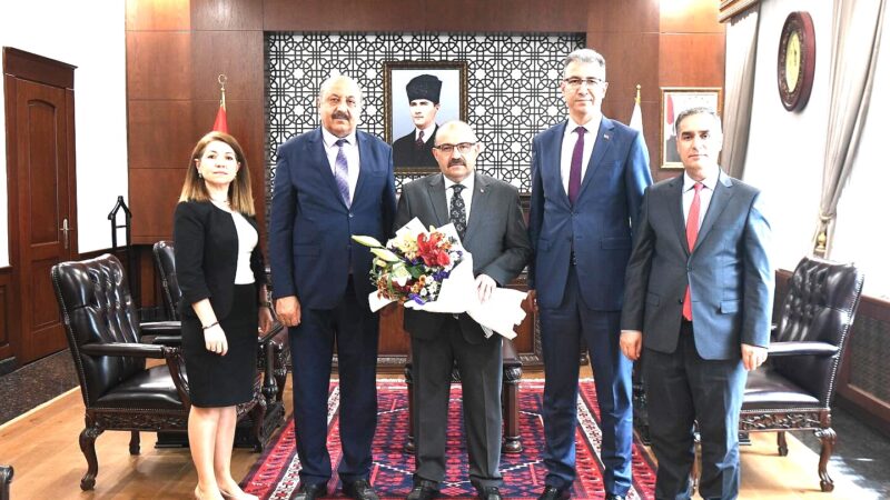 SGK Balıkesir İl Müdürü Şeref Karaca’dan Vali Ustaoğlu’na Anlamlı Ziyaret