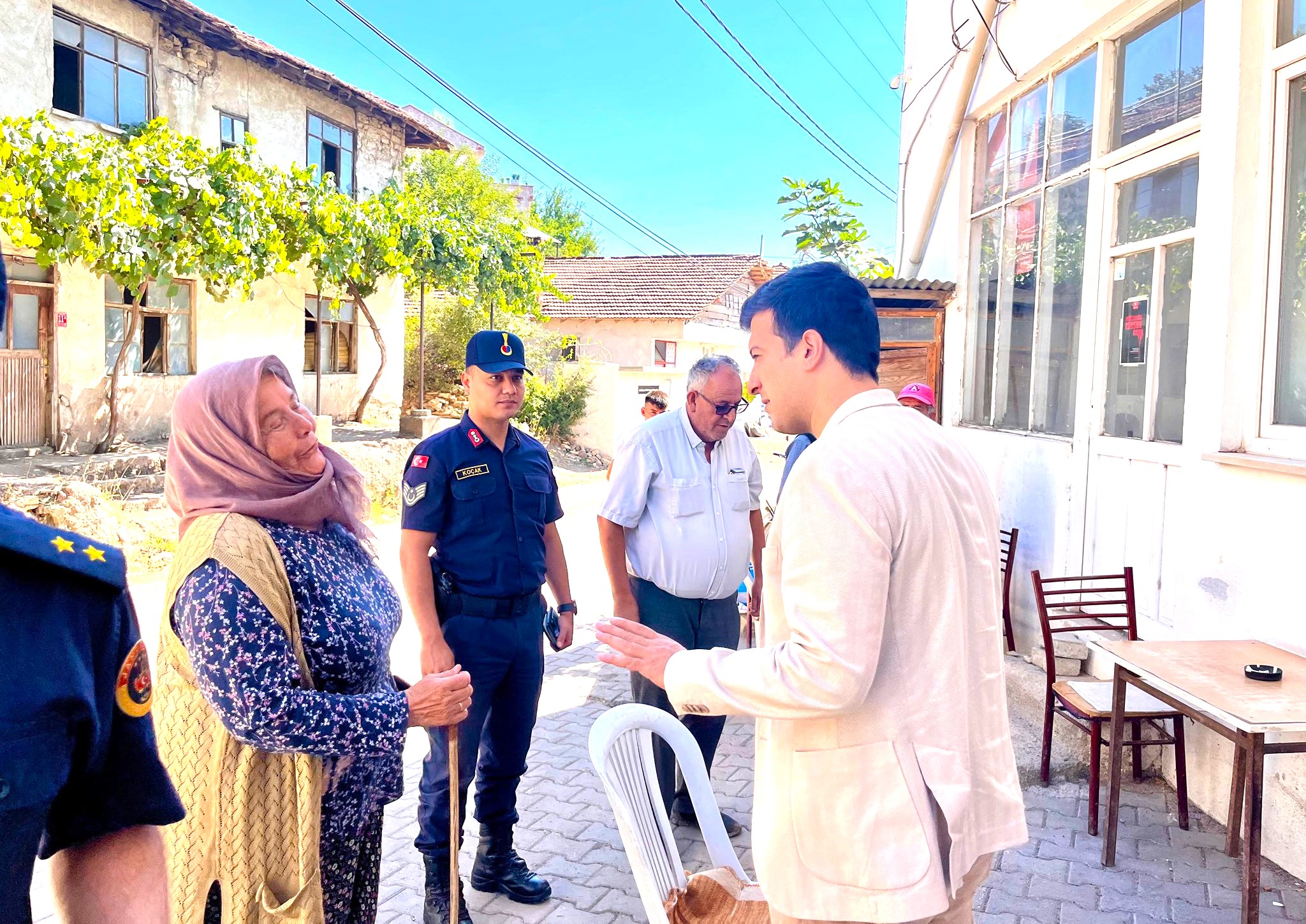 Kaymakam Çetin’den Süleler Mahallesi’nde Yangınzedelere Geçmiş Olsun Ziyareti
