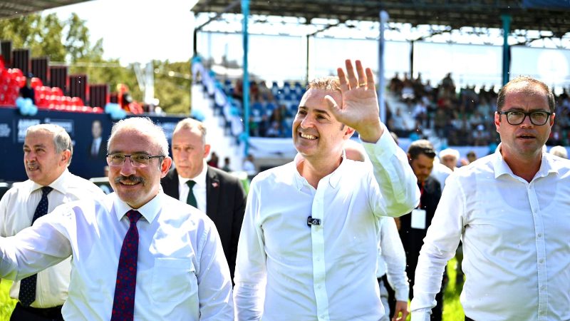 65 Geleneksel Kurtdereli Mehmet Pehlivan Yağlı Güreşleri coşkuyla başladı