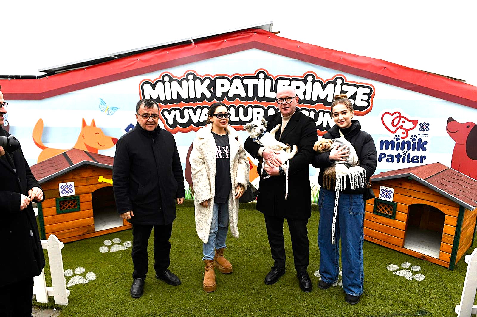 ALTIEYLÜL’DE 228 CAN DOST SICAK YUVA BEKLİYOR