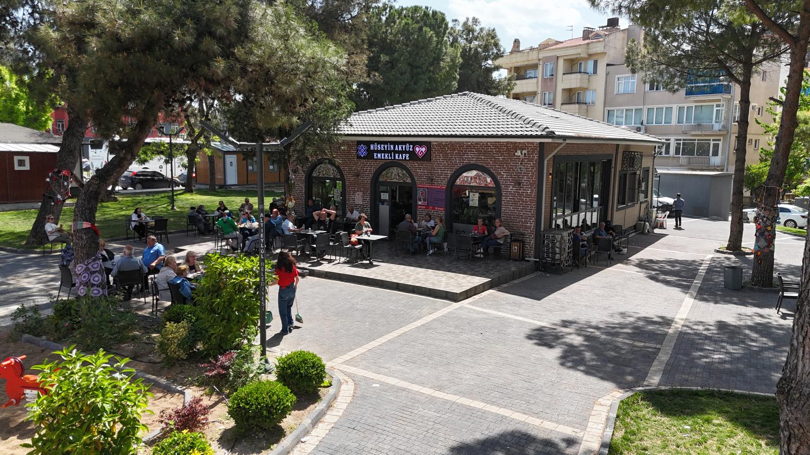 75.YIL PARKI BAHARLA BİRLİKTE VATANDAŞLARIN GÖZDESİ OLDU— ALTIEYLÜL’DE SOSYAL YAŞAM 75. YIL PARKI İLE CANLANDI